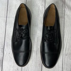 🔹 Sutro Lace Up Oxford